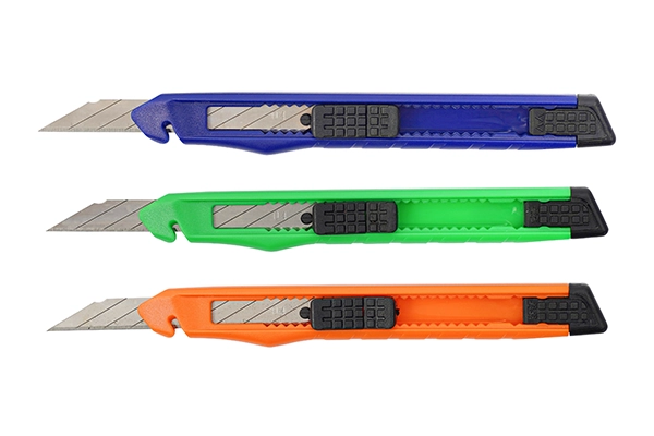 TTH 3208 Small Utility Knife 30° Angled Blade